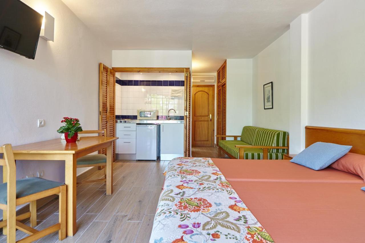 Apartamentos Ses Savines San Antonio  Eksteriør bilde